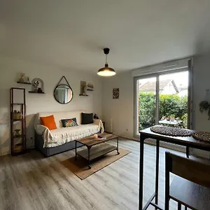 Studio Avec Terrasse - Piscine - Free Parking , Toulouse France
